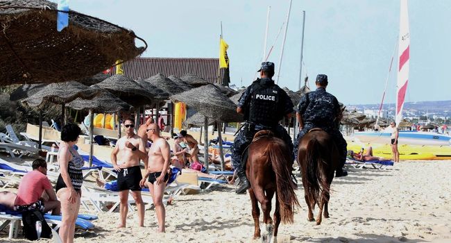 Djerba: Deux policiers poignardés