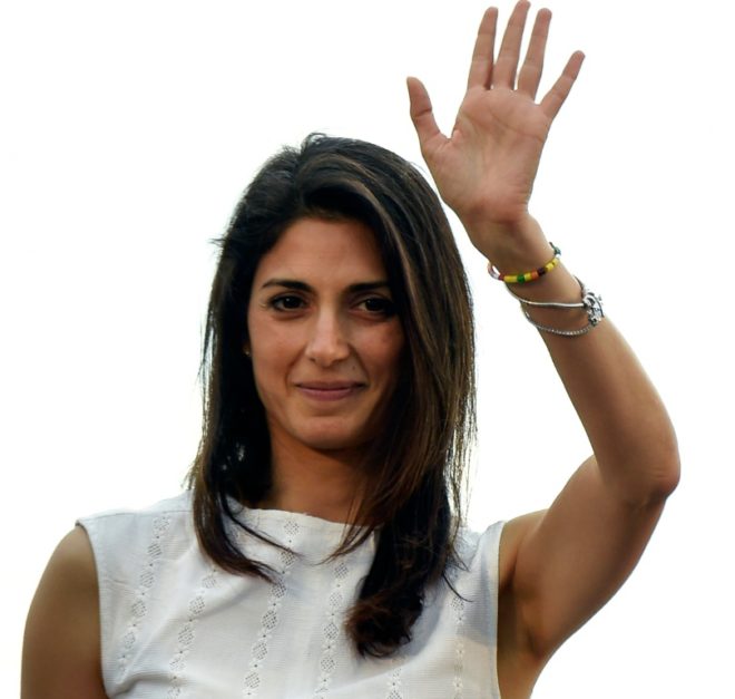 Italie : Virginia Raggi, devient la première femme maire de Rome 