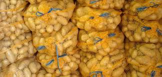Saisie de 5 tonnes de pommes de terre et de poulets impropres à la consommation