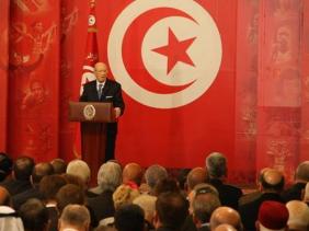 Tunisie : 40 pays et 15 institutions financières  au chevet de la Libye