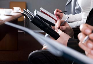 Bûcheron, Journaliste, Militaire: Les pires métiers de l’année !  