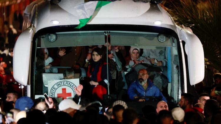 Trêve à Gaza : Israël libère 90 prisonniers palestiniens