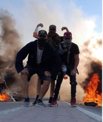 Metlaoui: De jeunes protestataires bloquent la route et réclament du travail