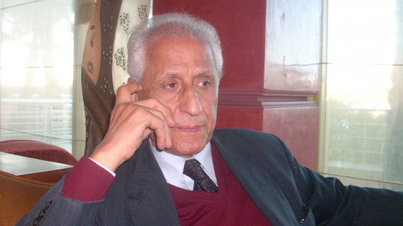 Décès de l’universitaire et linguiste Rached Hamzaoui