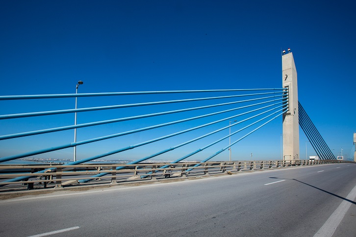 Le Pont Radès-La Goulette illuminé à l'occasion de la Ticad 8 