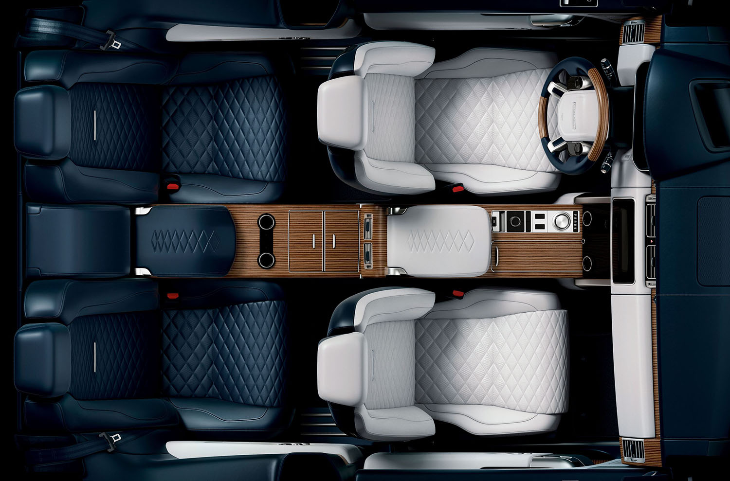 Première dans le luxe le Range Rover SV coupé fait ses débuts au salon de Genève