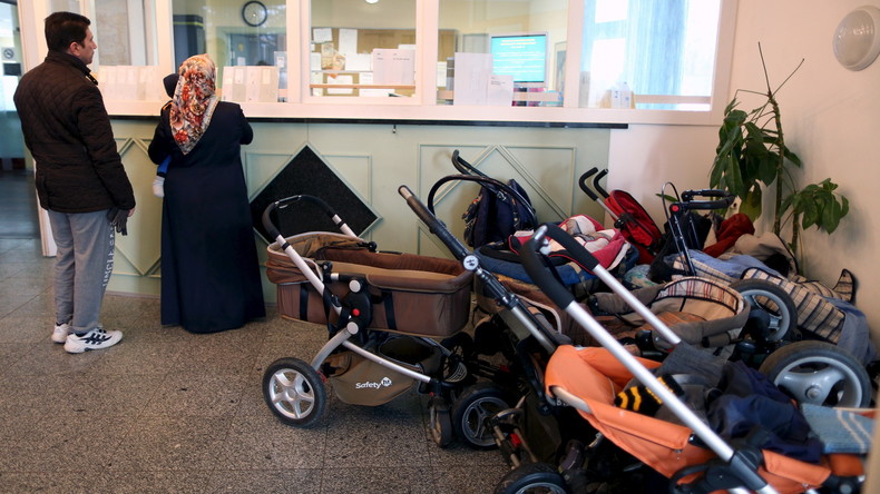 Tollé en Allemagne : Un réfugié syrien, ses quatre femmes et leurs 23 enfants :  360.000 euros d’allocations par an