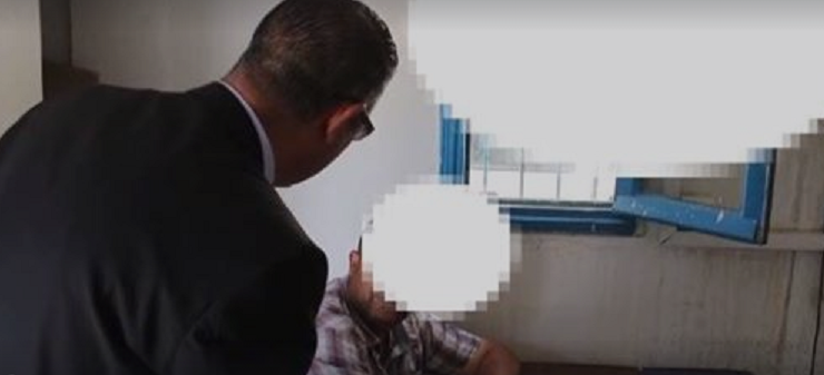 Insolite: En visite surprise dans une administration, le gouverneur réveille un employé assoupi