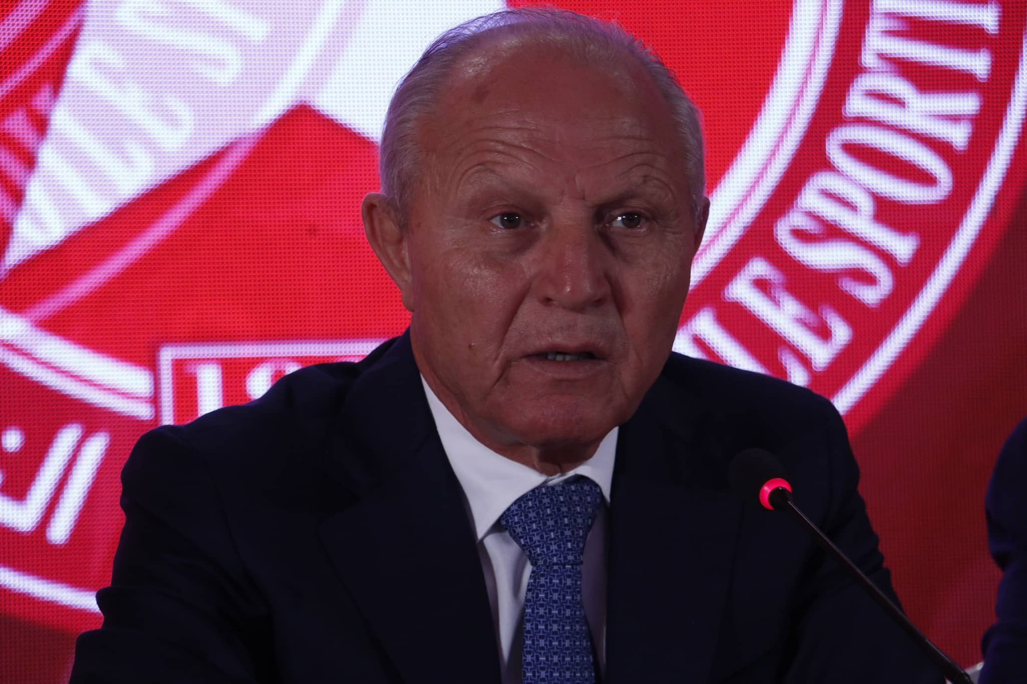 Ridha Charfeddine succède à lui-même