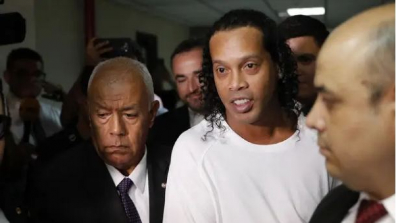 Ronaldinho arrêté au Paraguay pour usage de faux passeport