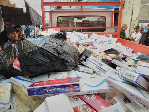 Rue des Salines : Un butin de plus de 66 mille paquets de cigarettes et de « maassel »
