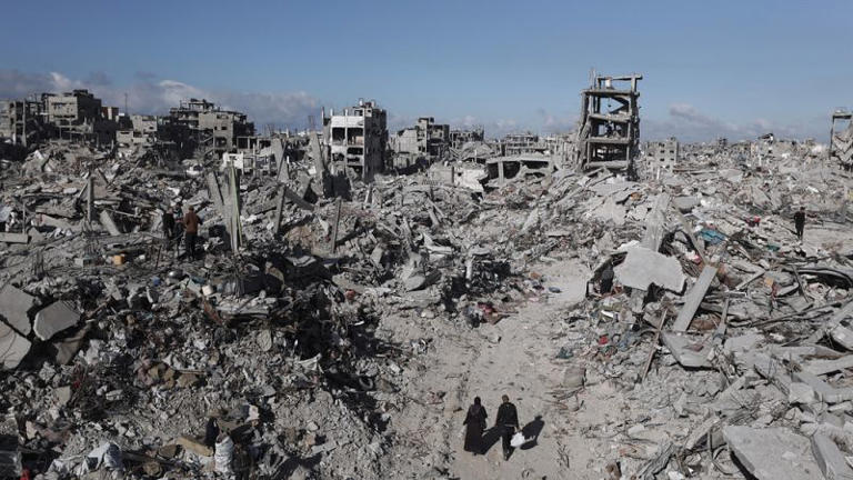 À Gaza, les Palestiniens retrouvent leurs maisons détruites après 15 mois de conflit