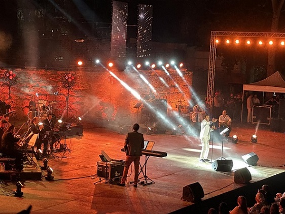 Pour la 3ème fois en cet été, le Prince de la chanson arabe Saber Rebai fait vibrer Carthage