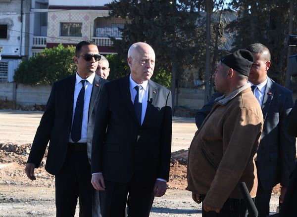 Kais Saïed visite Mnihla et se rend au siège de la présidence du gouvernement