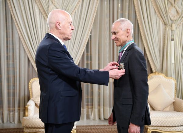 Kaïs Saïed fait Grand Officier de l’Ordre de la République le prix Nobel de Chimie, Moungi Bawendi