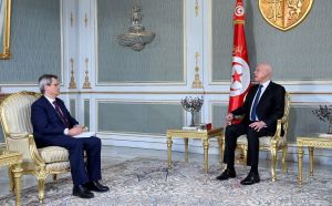 Saied appelle les banques à aider à la création des entreprises communautaires