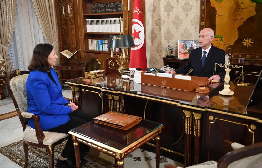 Saied insiste sur les équilibres financiers de l'État et la récupération des biens confisqués