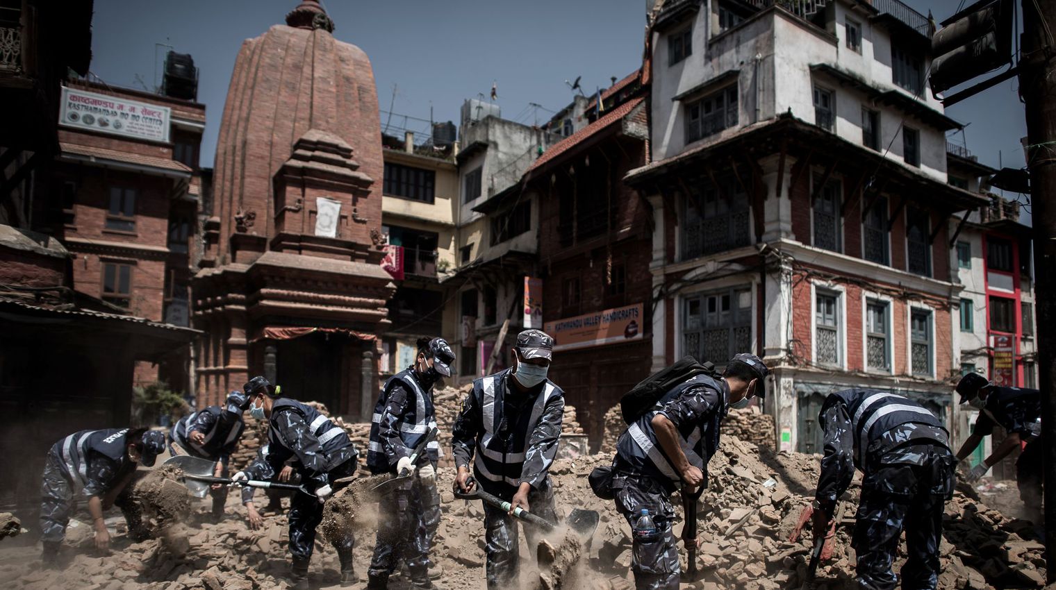 Népal: après le bébé de 5 mois, un homme de 101 retrouvé vivant