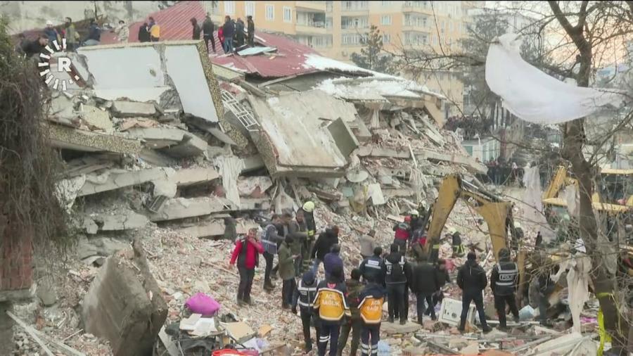 Des centaines de morts dans un puissant séisme en Turquie et en Syrie