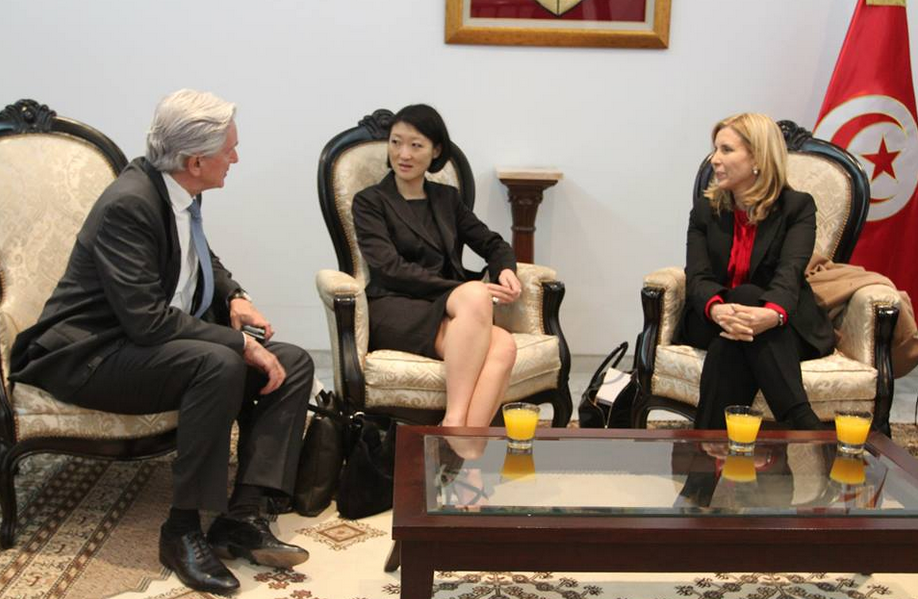 Fleur Pellerin accueillie par Selma Elloumi 