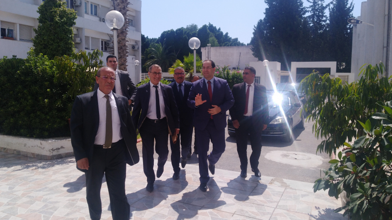 Youssef Chahed en visite inopinée à l’office des céréales