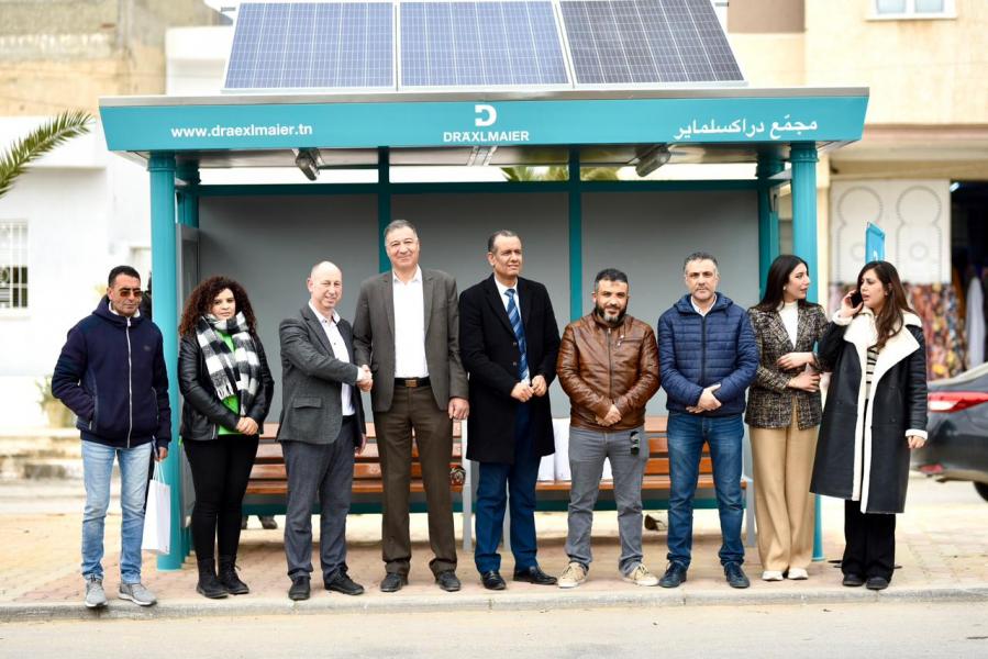 DRÄXLMAIER Tunisie offre le premier arrêt de bus intelligent à Jemmal