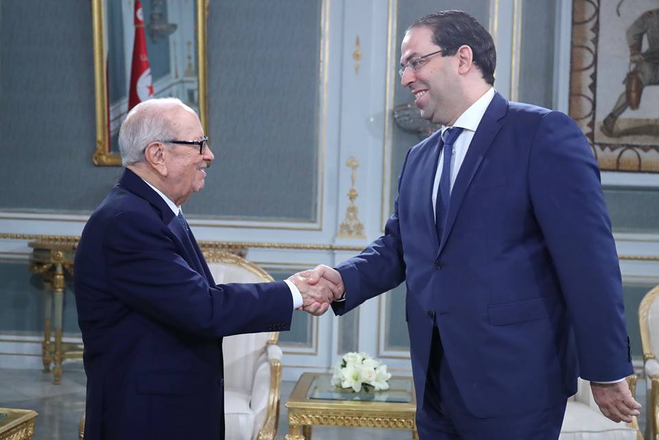 Le chef du gouvernement sursoit au remaniement sur demande du président 