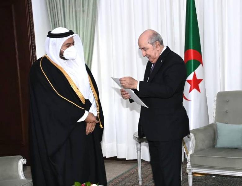 Le président algérien reçoit un message écrit de l'Emir du Qatar