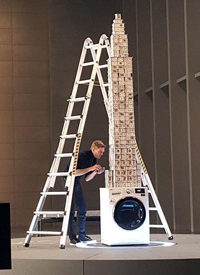 LG et Bryan Berg dans le Guinness des records