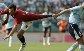 La fin des tirages du maillot dans le football