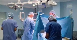 Une équipe de médecins tunisiens réussit la première greffe de tissu ovarien en Afrique