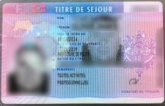 Étrangers en France : prolongation de la validité des titres de séjour