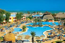 Jeune Afrique : le salut du tourisme tunisien est une « sortie par le haut »