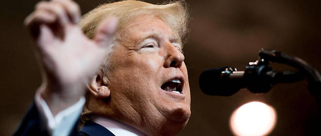 Trump s'en prend à un journaliste de CNN et lui retire son accréditation