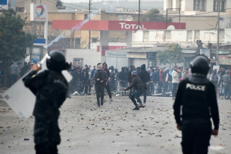 Manifestations en Tunisie : HRW appelle à une enquête sur les abus et les brutalités policières