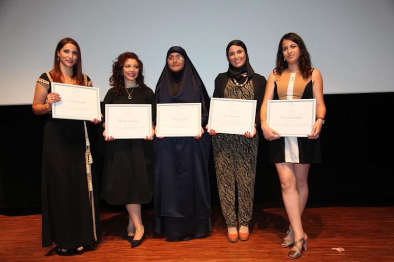 Deux scientifiques tunisiennes décrochent la bourse de la fondation de L’Oréal et de l’UNESCO