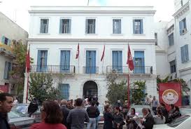 Tunis: Jets de pierre contre la voiture de Houcine Abassi 