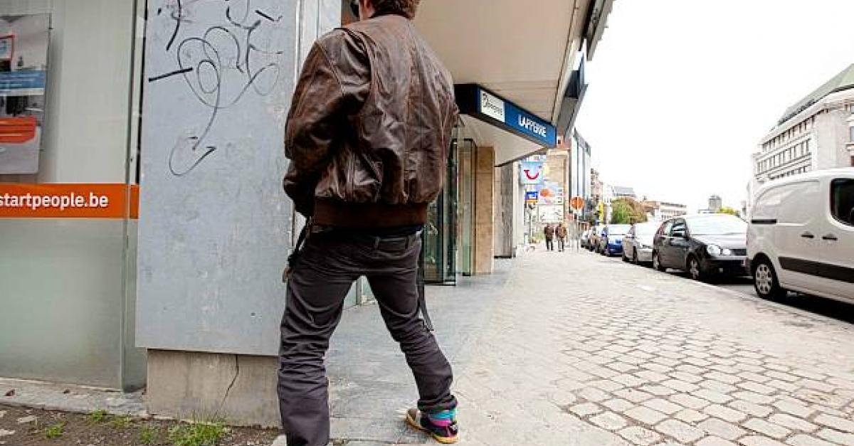 Des contraventions de 40 à 60 DT pour les "jeteurs" de mégots et "urineurs" publics