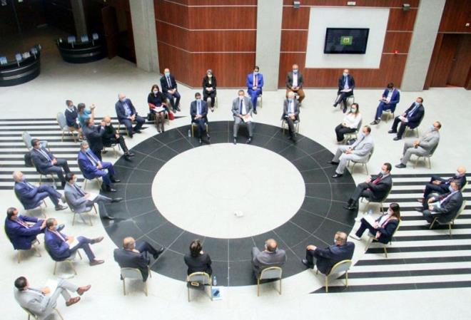 UTICA : Séance de travail sur la promotion de l’industrie pharmaceutique