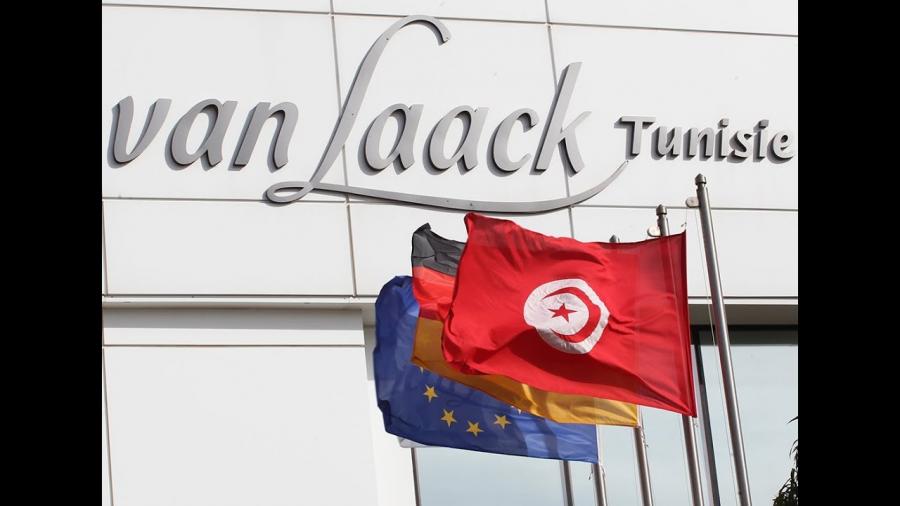 A Bizerte, Van Laack distribue 10 000 bavettes aux séniors et aux élèves