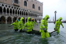 Italie: la ville de Venise submergée par les eaux