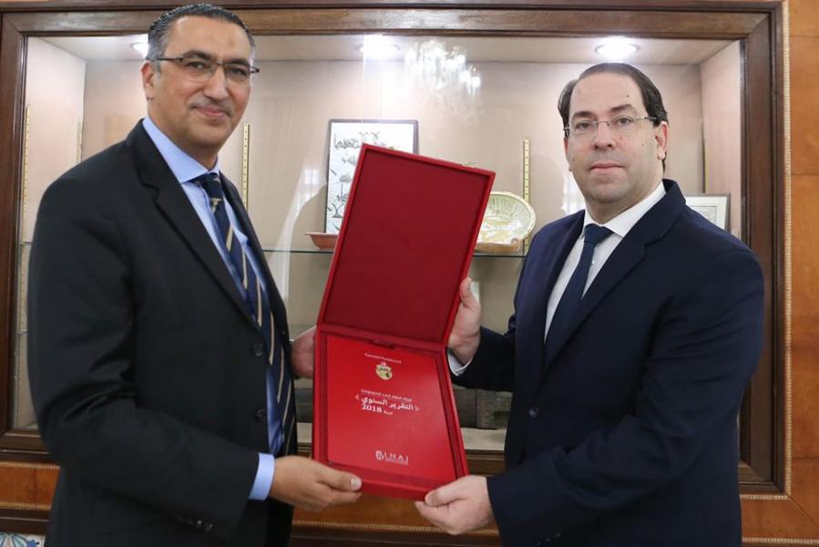 Le 1er rapport annuel de l’Instance d’accès à l’information remis à Youssef Chahed