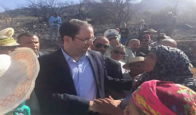 Youssef Chahed s’engage à faire réparer les dégâts causés par les incendies de forêts