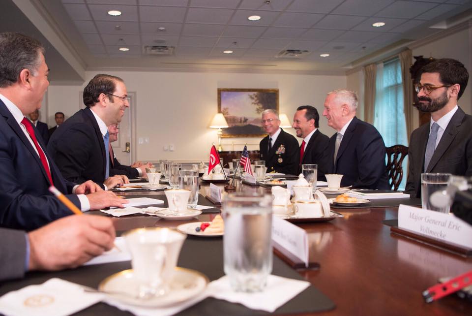 Youssef Chahed rencontre le Secrétaire d’état américain à la défense