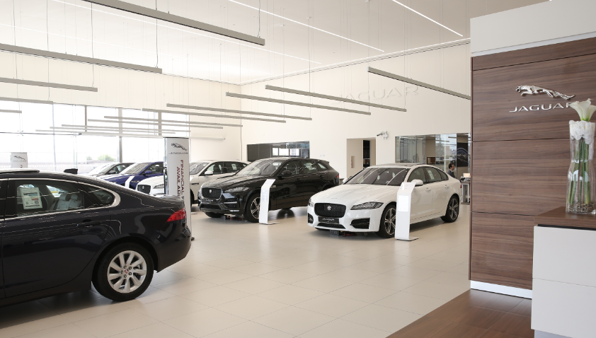 Jaguar Land Rover déploie sa nouvelle identité ‘ARCH’ à travers le réseau de concessionnaires de la région MENA