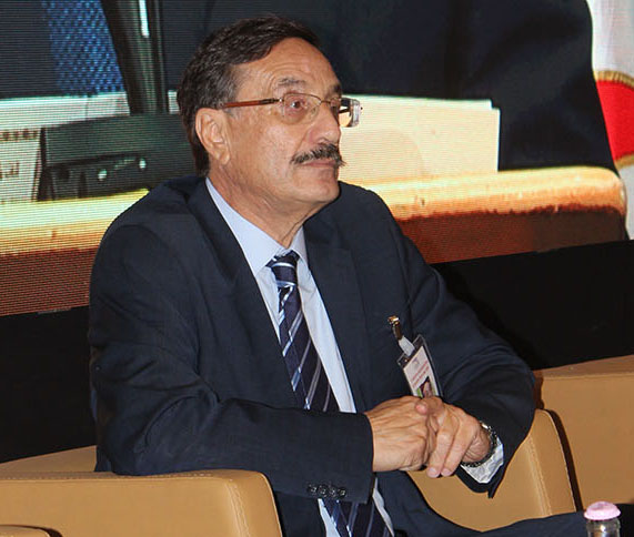 Prix des médicaments: "Banaliser la question pour la résoudre", selon Taieb Zahar