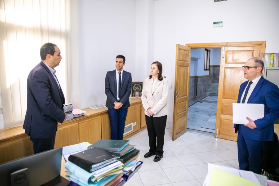 Sarra Zâafrani Zenzeri fait le tour des départements de la présidence du Gouvernement