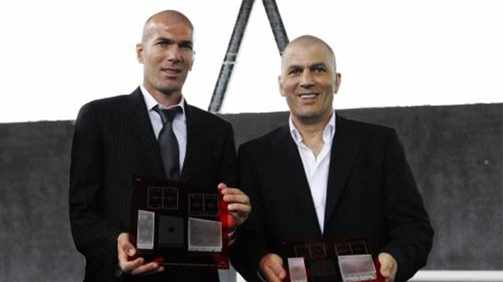 Zinédine Zidane absent des funérailles de son frère à Béjaïa