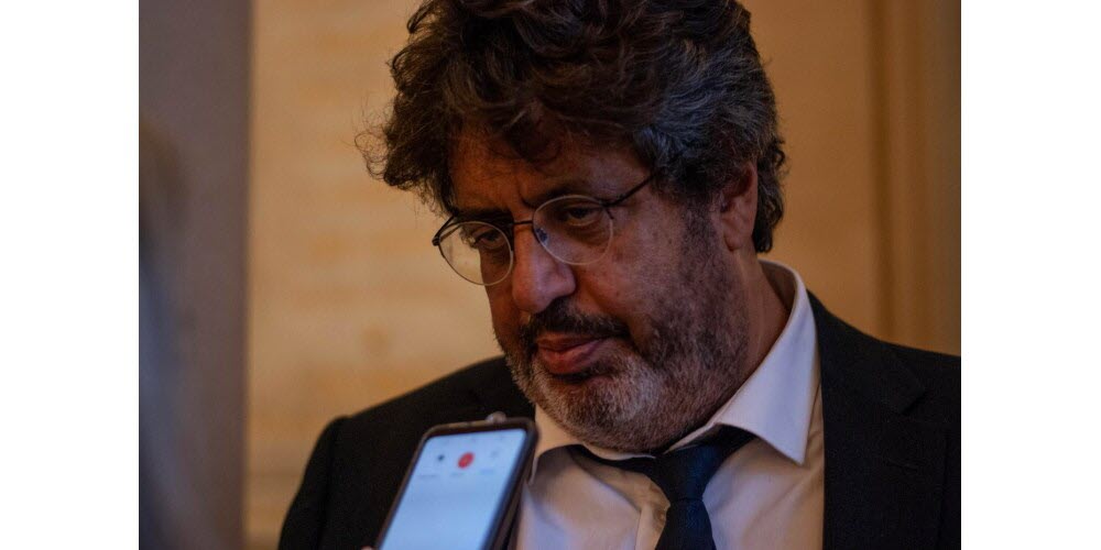 Meyer Habib éjecté de l'Assemblée nationale française par Caroline Yadan