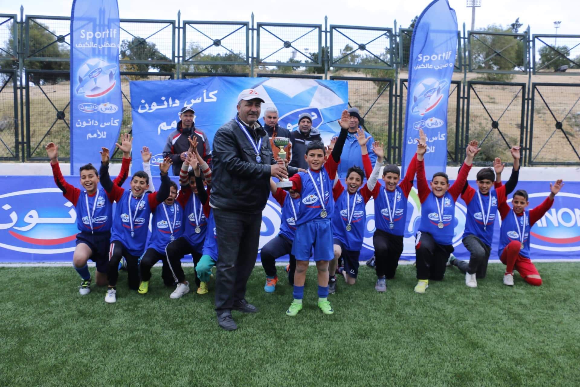  Quelques deux cent jeunes joueurs (10 à 12 ans), ont bravé ce froid bien vif pour venir taper dans le ballon rond 